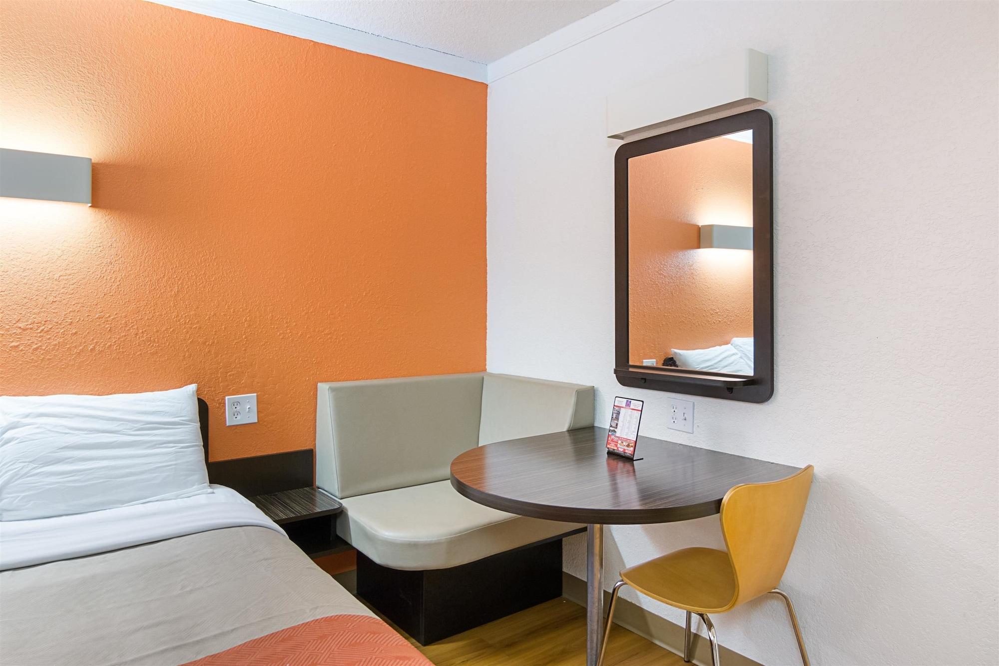 Motel 6-Tampa, Fl - Fairgrounds Heartland Екстер'єр фото