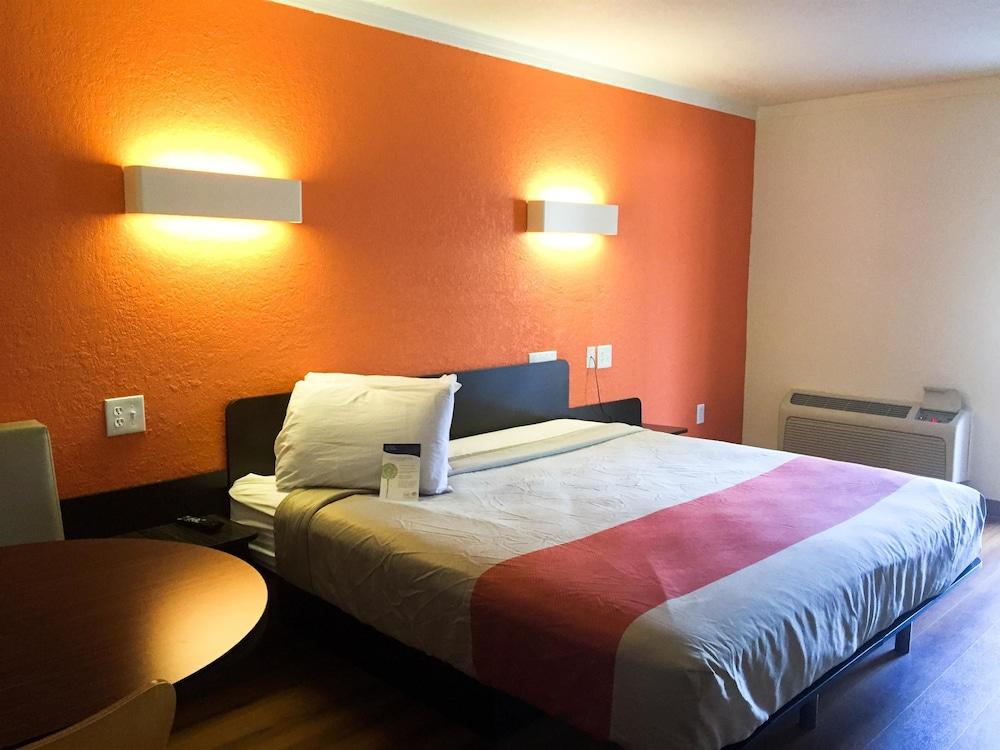 Motel 6-Tampa, Fl - Fairgrounds Heartland Екстер'єр фото